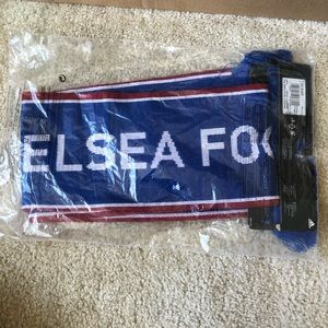 STILL IN PACKAGING Chelsea FC Team Scarf